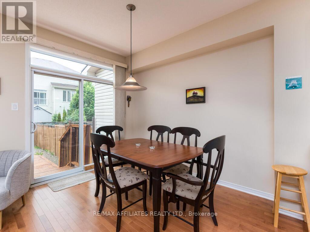 Photo 10 of 252 Badgeley Avenue, Ottawa ON