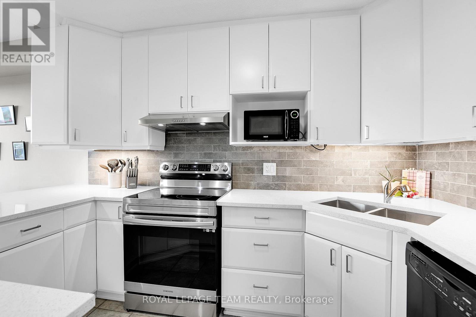 Photo 18 of 2409 900 Dynes Road, Ottawa ON