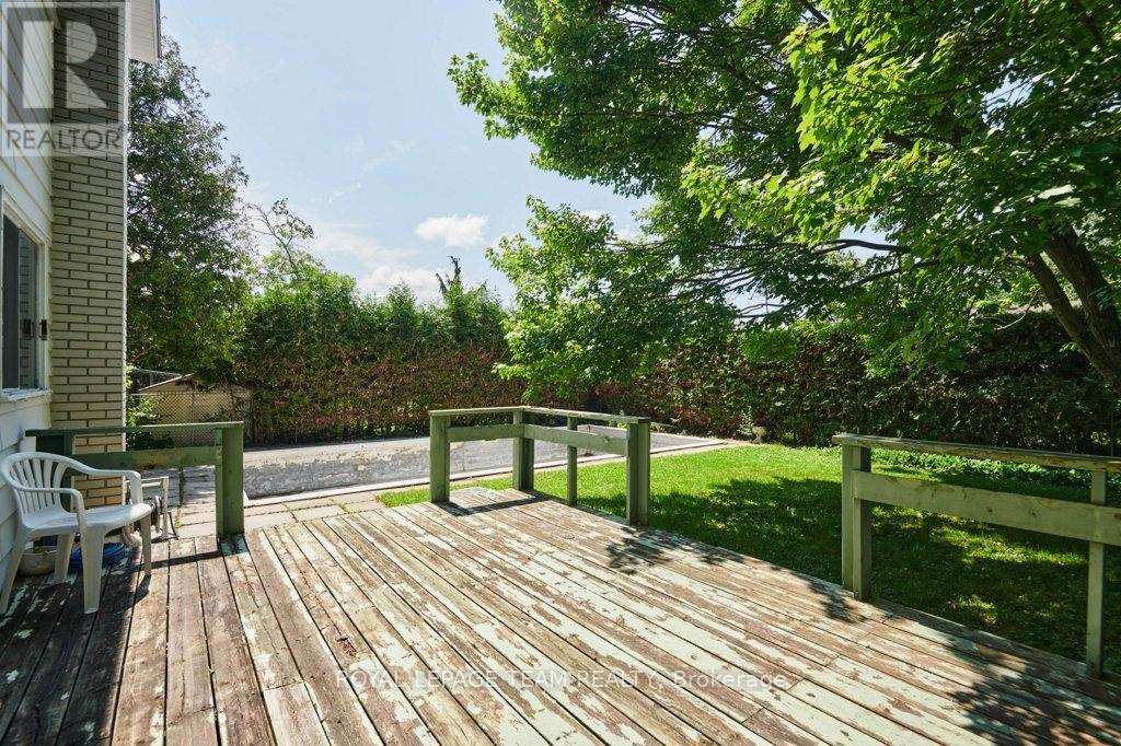 Photo 29 of 16 Keewatin Crescent, Ottawa ON