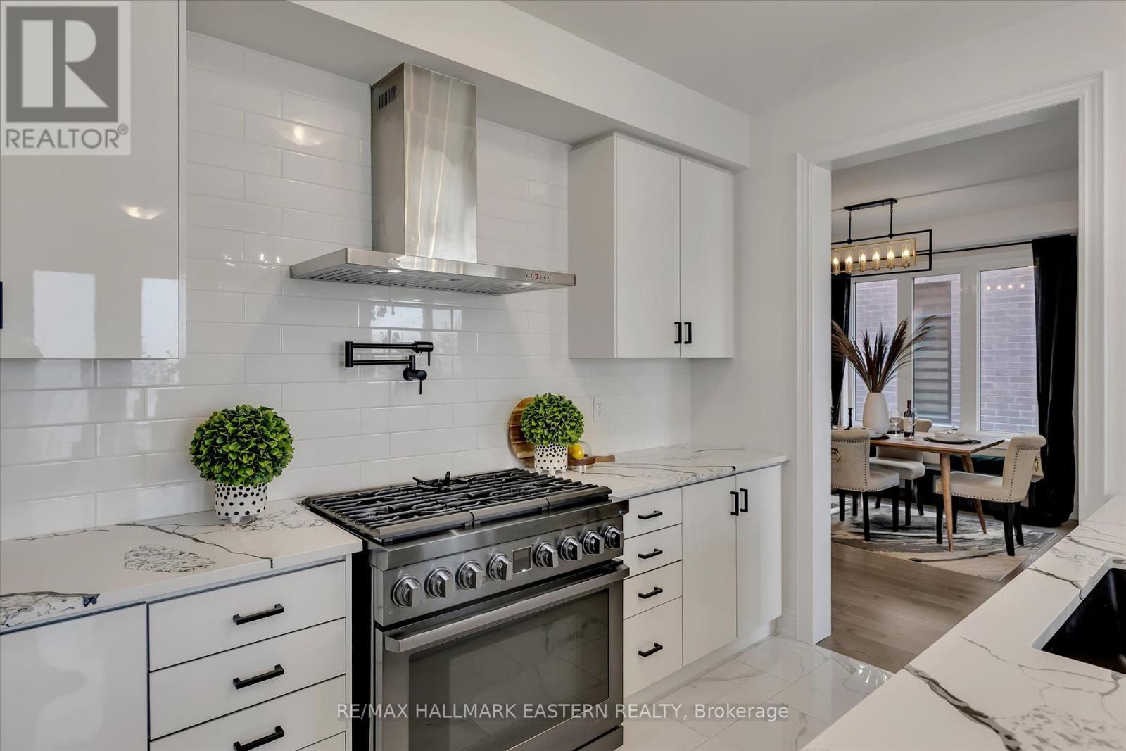 Photo 40 of 118 Whitehand Drive, Clarington ON