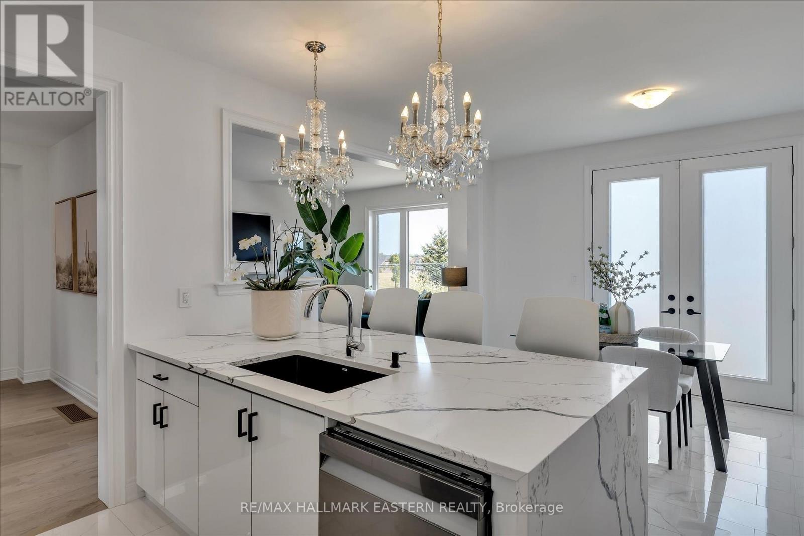 Photo 48 of 118 Whitehand Drive, Clarington ON
