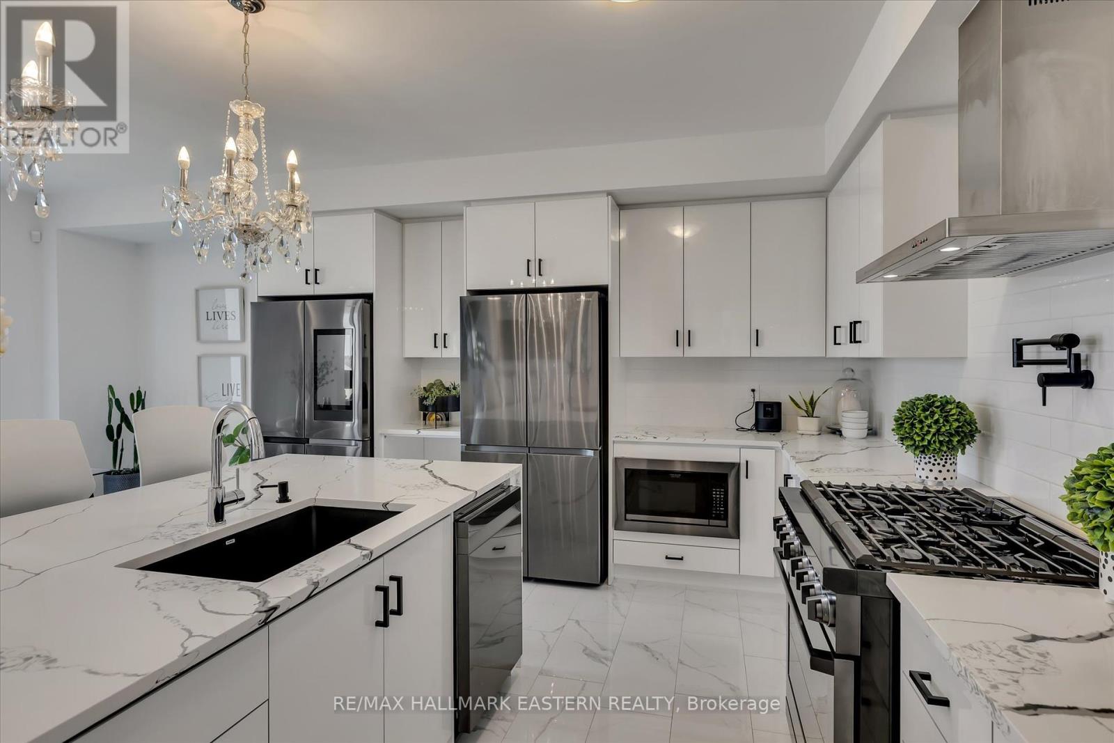 Photo 30 of 118 Whitehand Drive, Clarington ON
