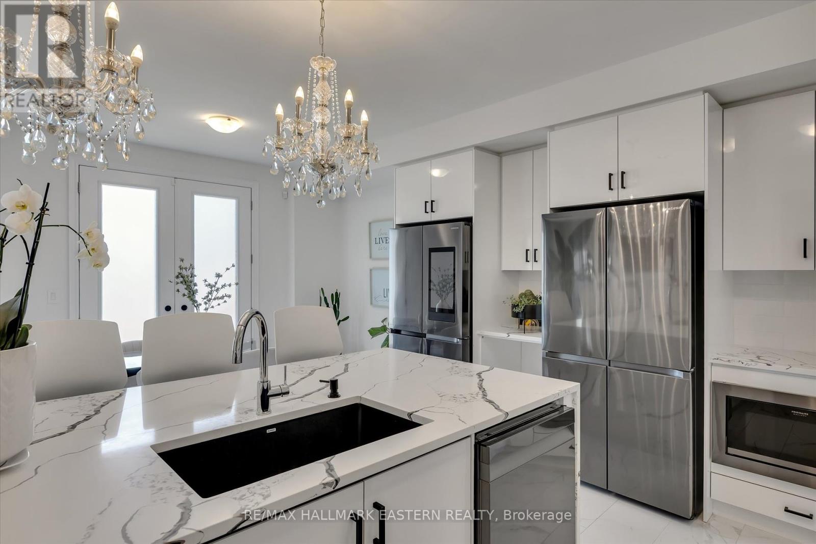 Photo 20 of 118 Whitehand Drive, Clarington ON