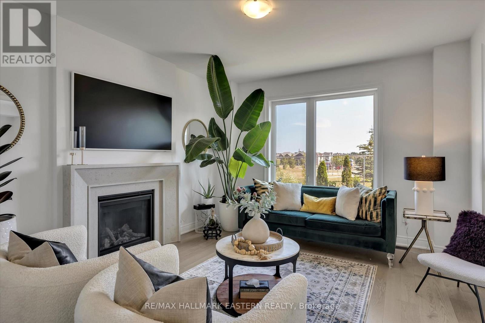 Photo 26 of 118 Whitehand Drive, Clarington ON