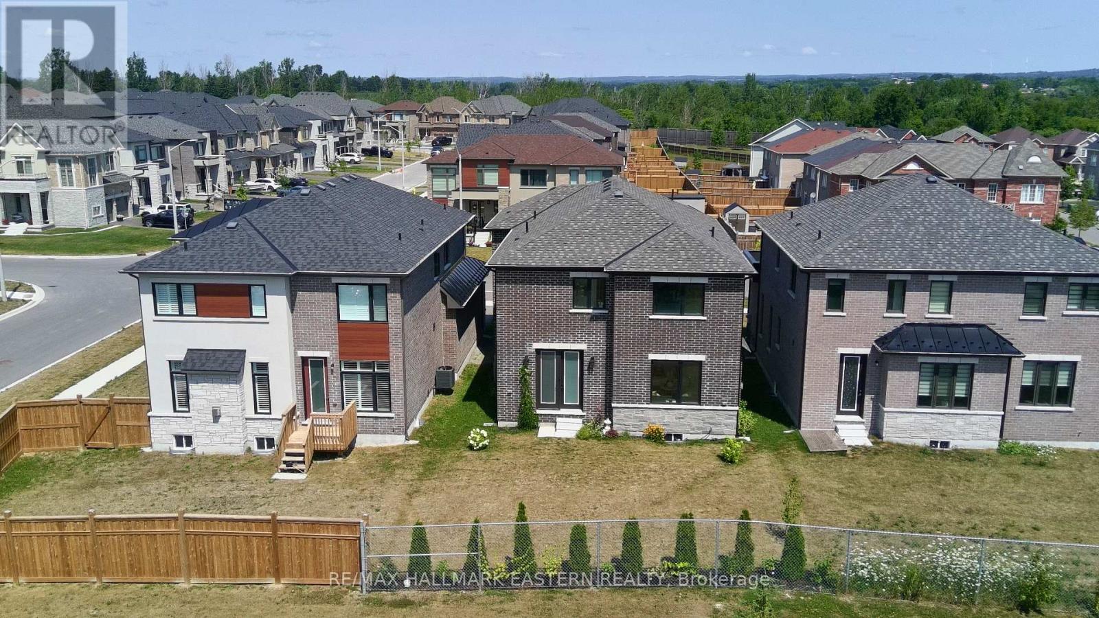 Photo 34 of 118 Whitehand Drive, Clarington ON