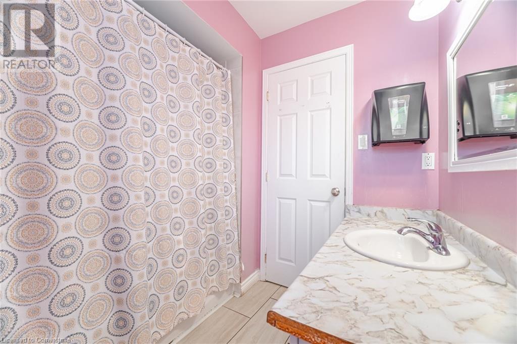 Photo 25 of 178 Athenia Drive, Hamilton ON