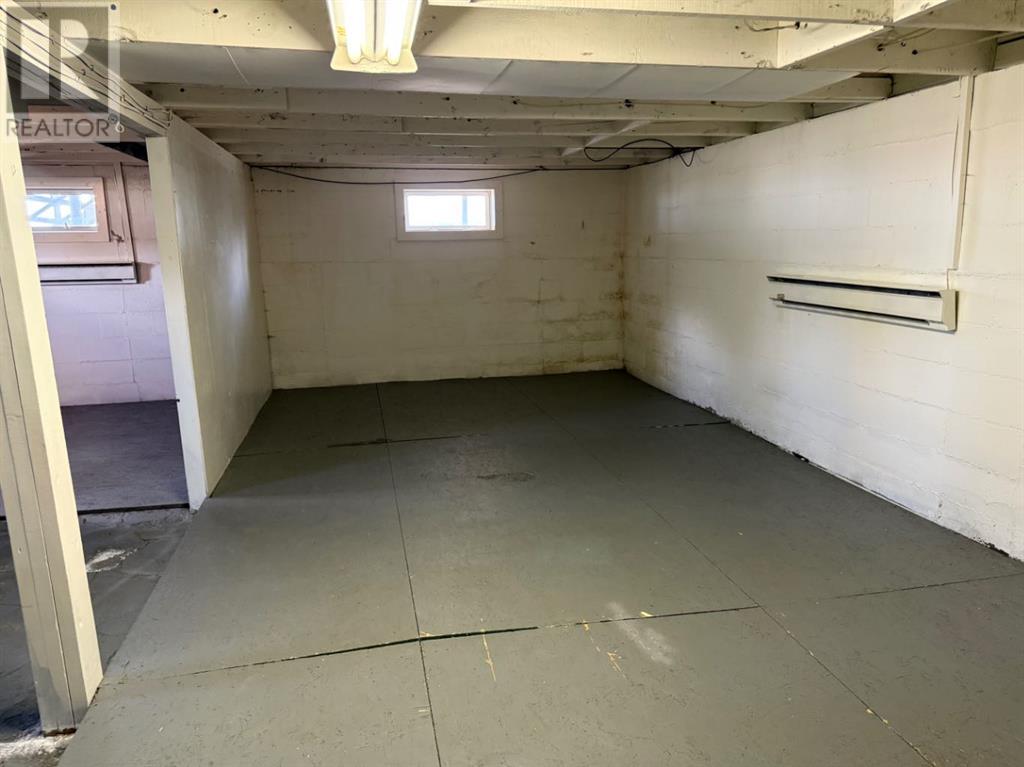 Photo 23 of 220 Railway Avenue E, Maidstone SK