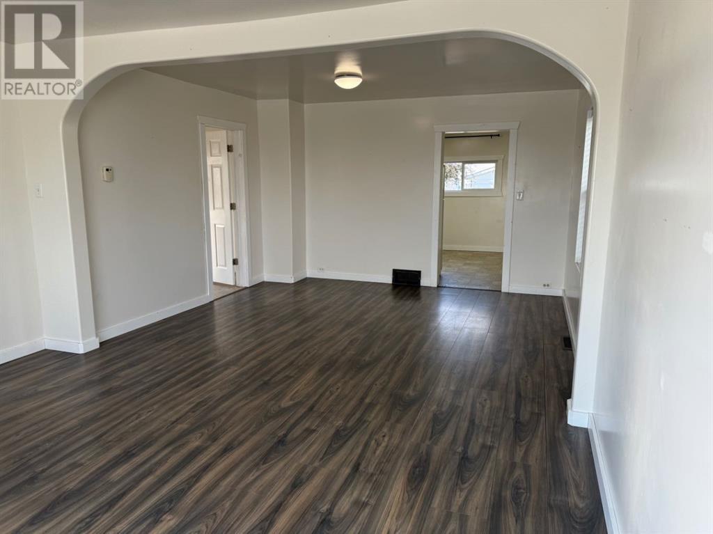 Photo 5 of 220 Railway Avenue E, Maidstone SK
