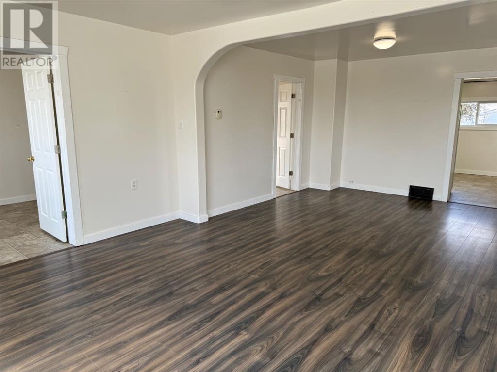 Photo 6 of 220 Railway Avenue E, Maidstone SK