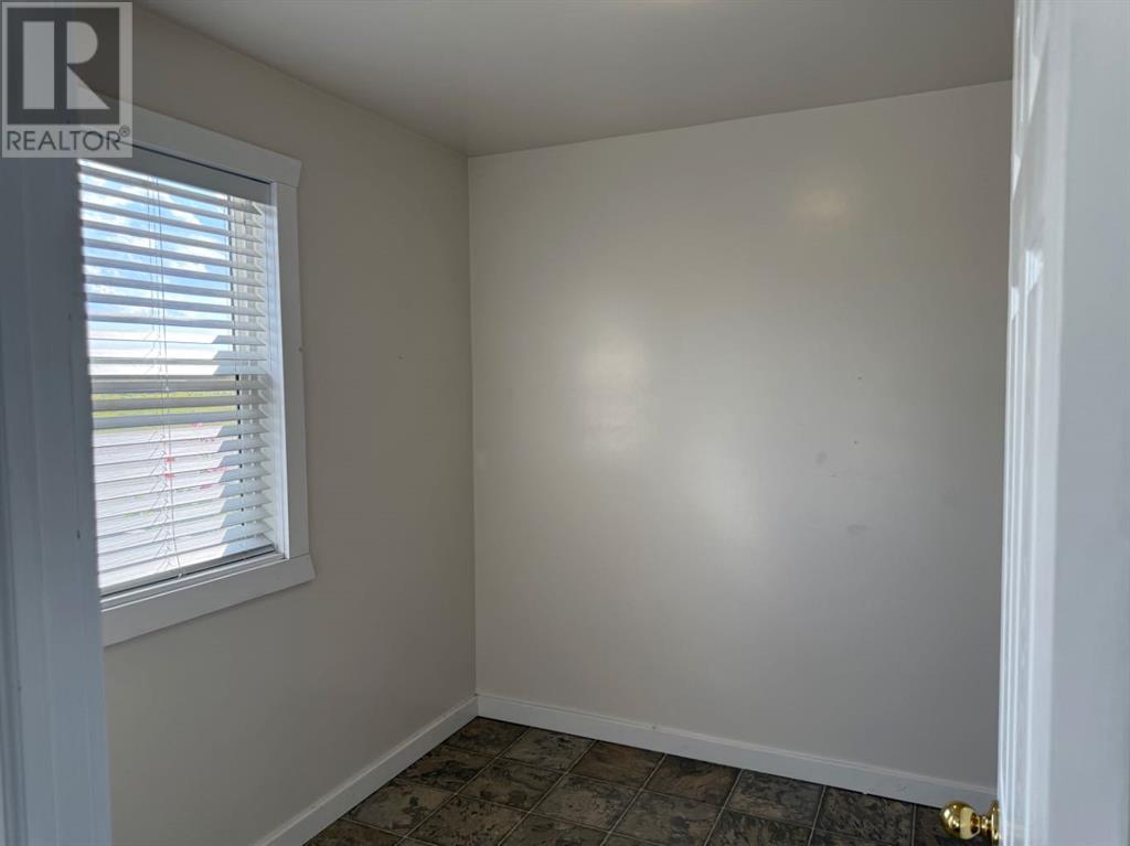 Photo 8 of 220 Railway Avenue E, Maidstone SK