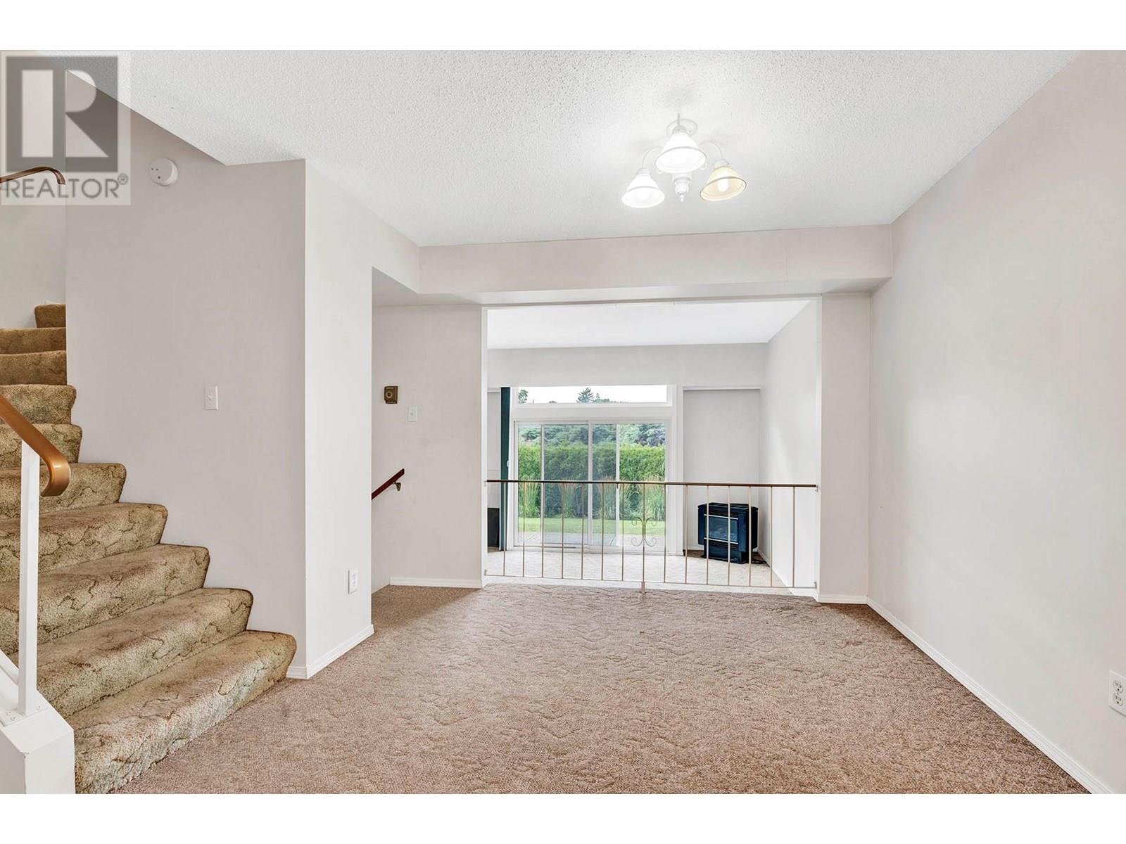 Photo 8 of 1980 Glenwood Drive Unit 11, Kamloops BC