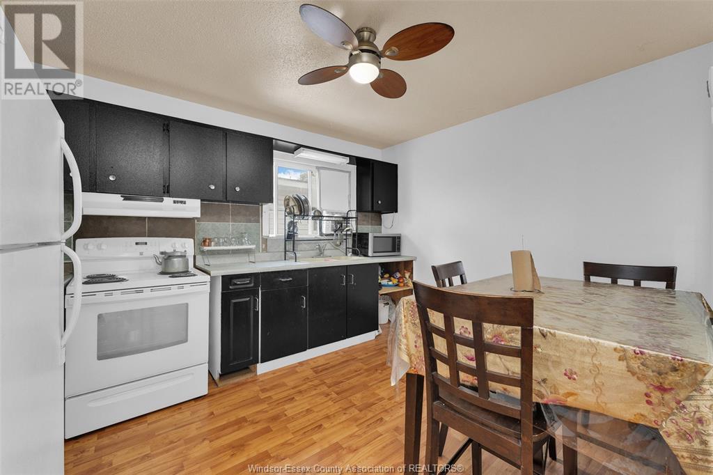 Photo 8 of 8671 Darlington Crescent, Windsor ON