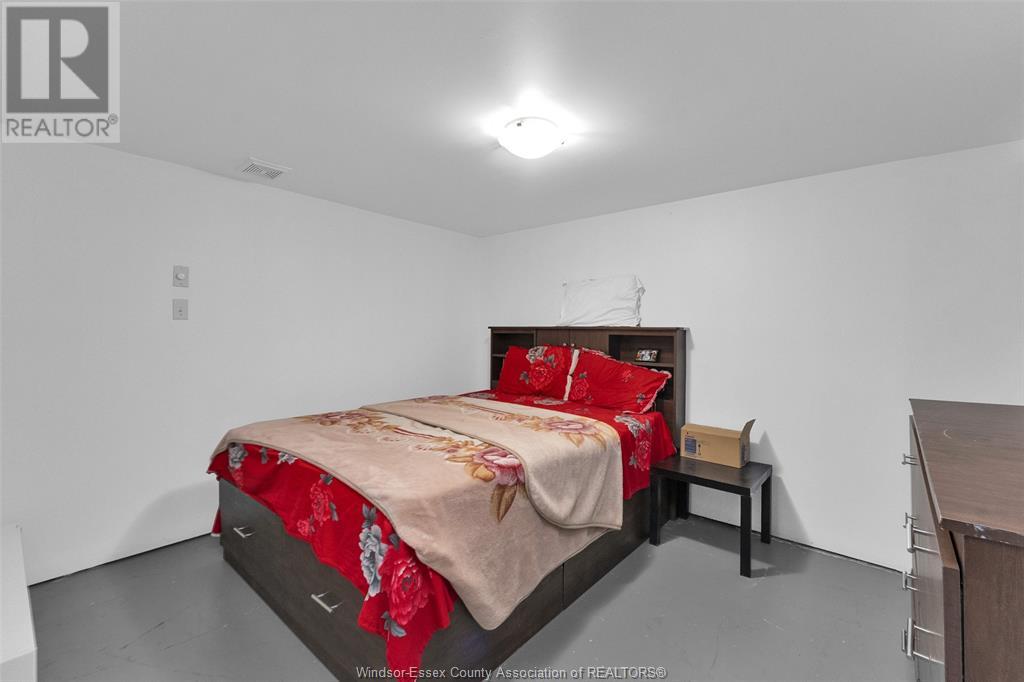 Photo 18 of 8671 Darlington Crescent, Windsor ON