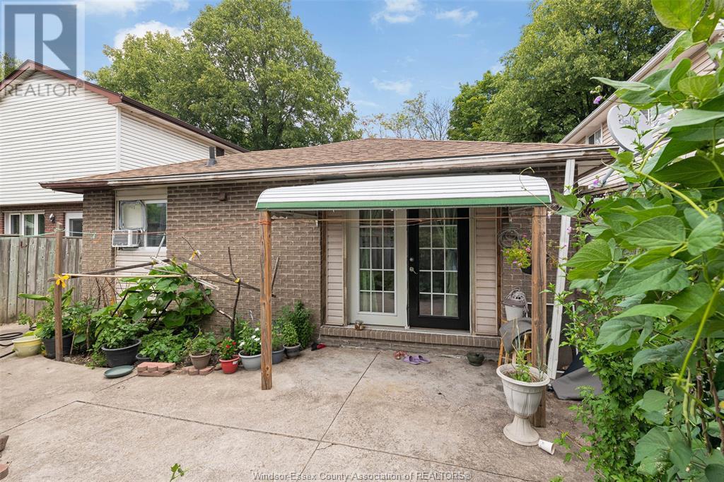 Photo 16 of 8671 Darlington Crescent, Windsor ON