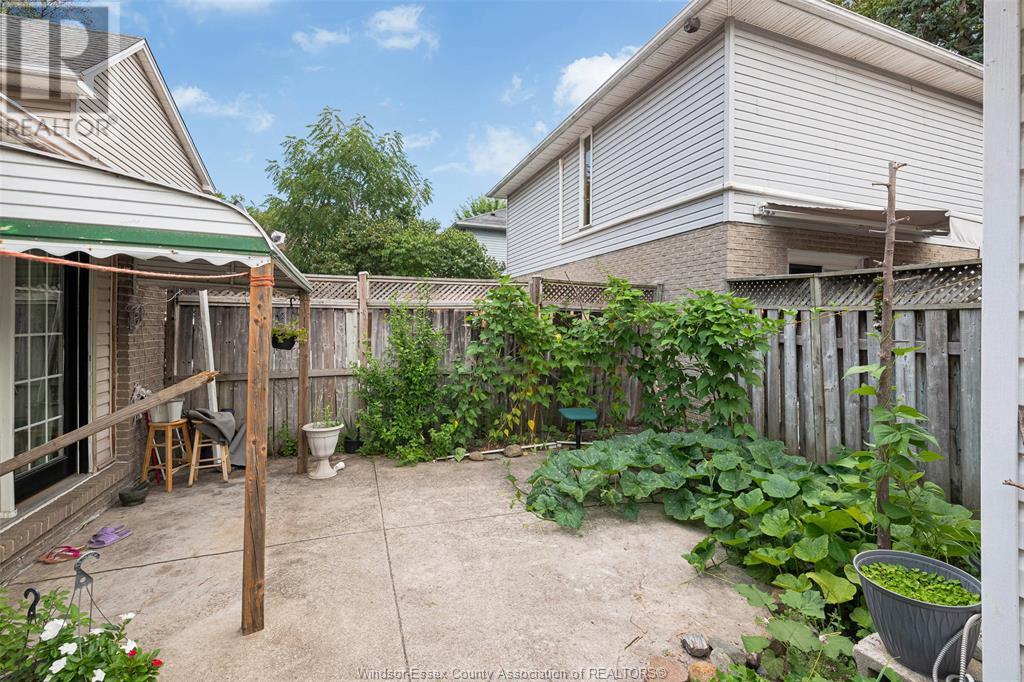 Photo 21 of 8671 Darlington Crescent, Windsor ON