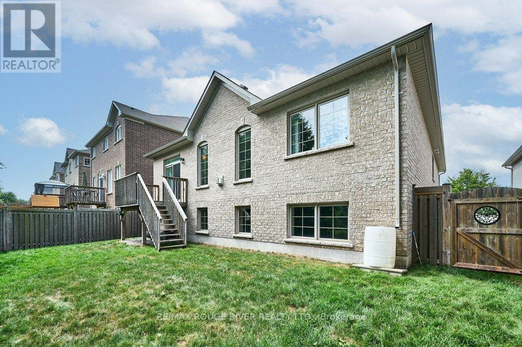 Photo 30 of 51 Elmer Adams Drive, Clarington ON
