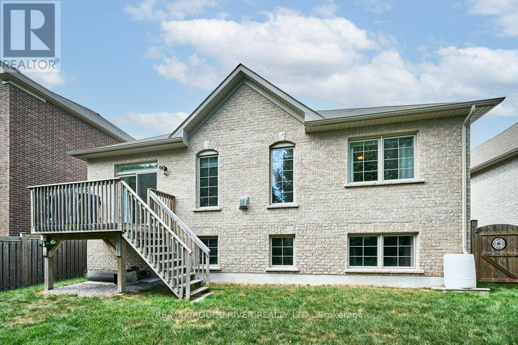 Photo 11 of 51 Elmer Adams Drive, Clarington ON