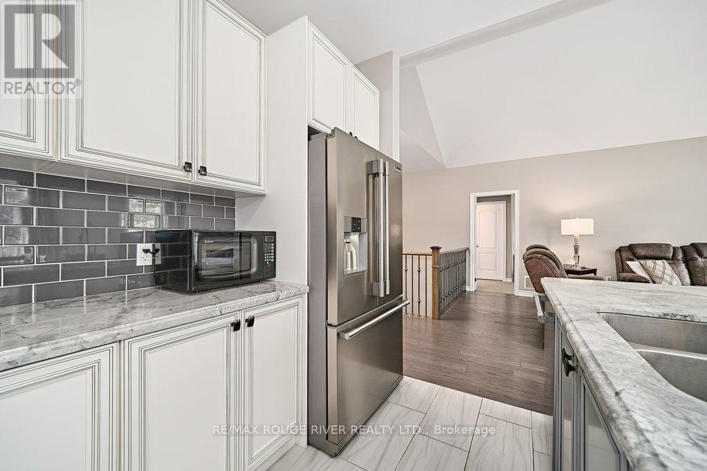 Photo 32 of 51 Elmer Adams Drive, Clarington ON