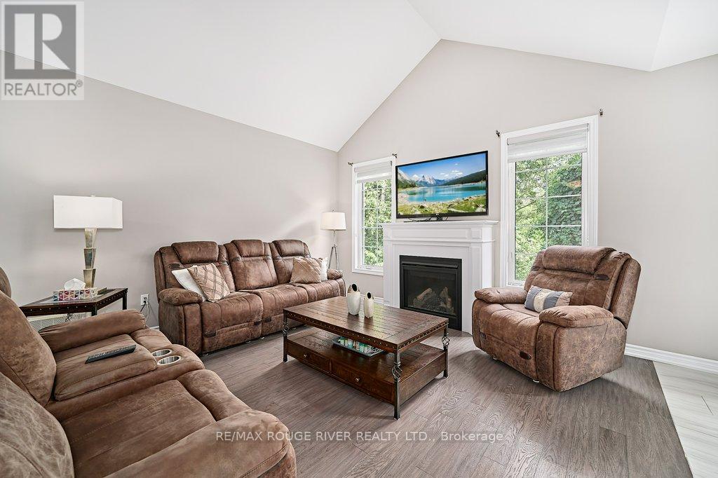 Photo 33 of 51 Elmer Adams Drive, Clarington ON