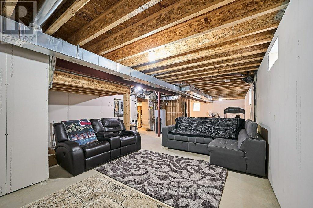 Photo 16 of 51 Elmer Adams Drive, Clarington ON