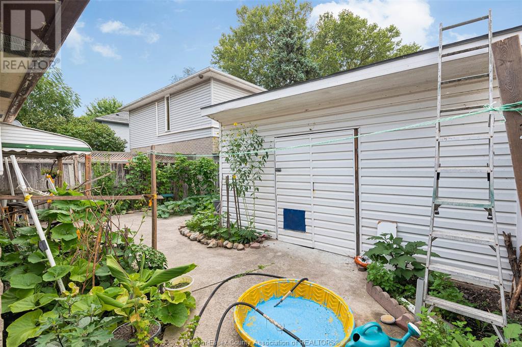 Photo 23 of 8671 Darlington Crescent, Windsor ON