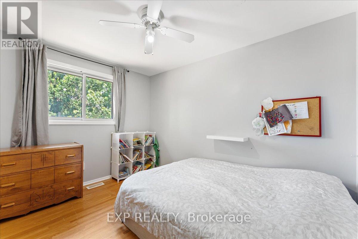 Photo 41 of 822 Foxe Street, Peterborough North ON