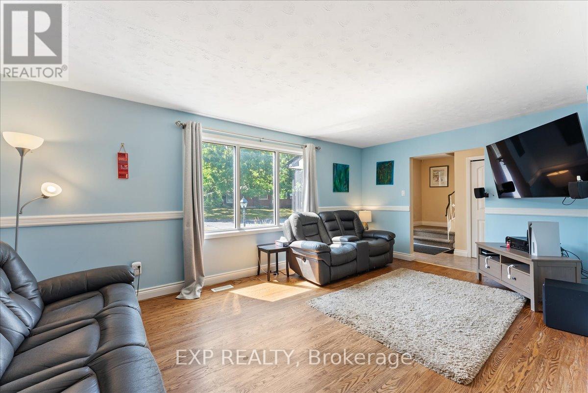 Photo 1 of 822 Foxe Street, Peterborough North ON