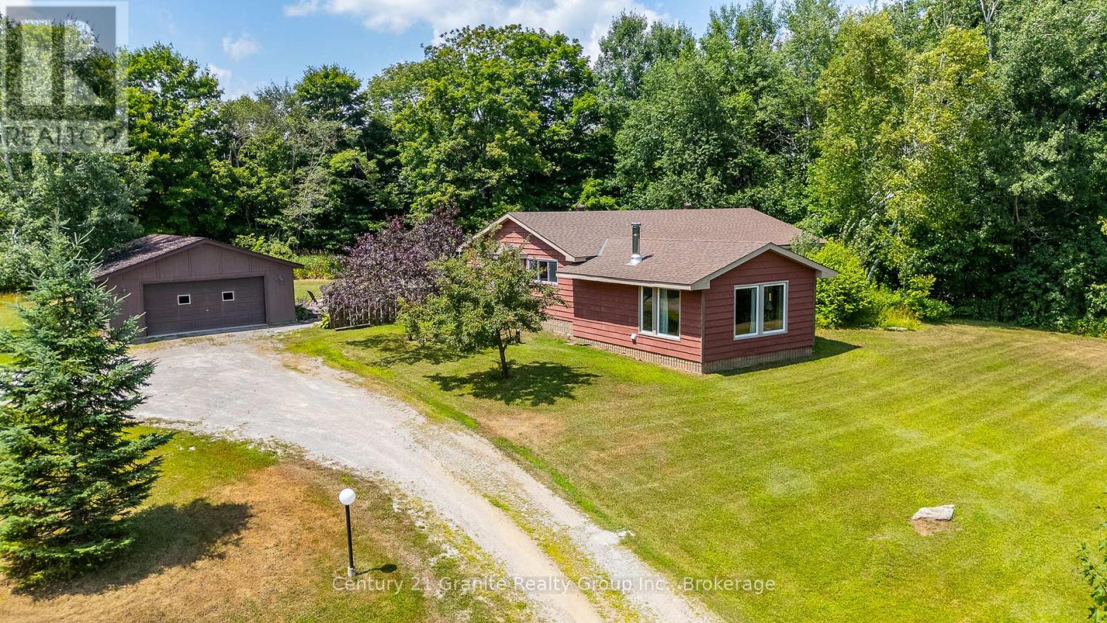Photo 3 of 1037 Kernohan Farm Trail, Minden Hills ON