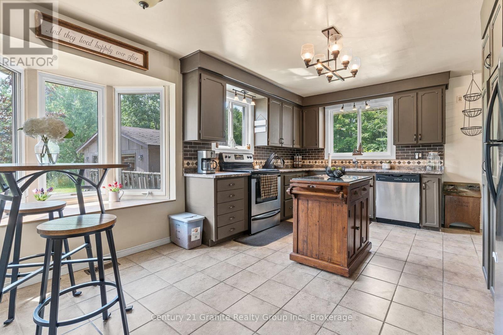 Photo 5 of 1037 Kernohan Farm Trail, Minden Hills ON