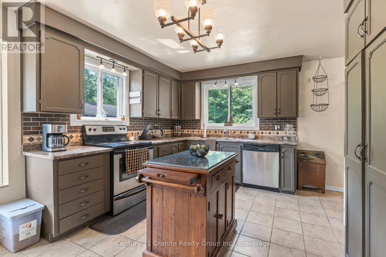 Photo 7 of 1037 Kernohan Farm Trail, Minden Hills ON