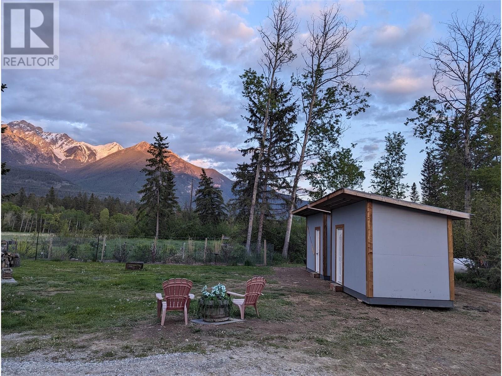 Photo 4 of 4851 Willow Place, Fairmont Hot Springs BC