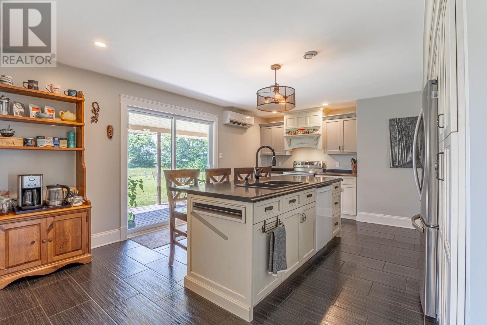 Single Family House for Sale in  BUCHANAN Road Mount Royal 
