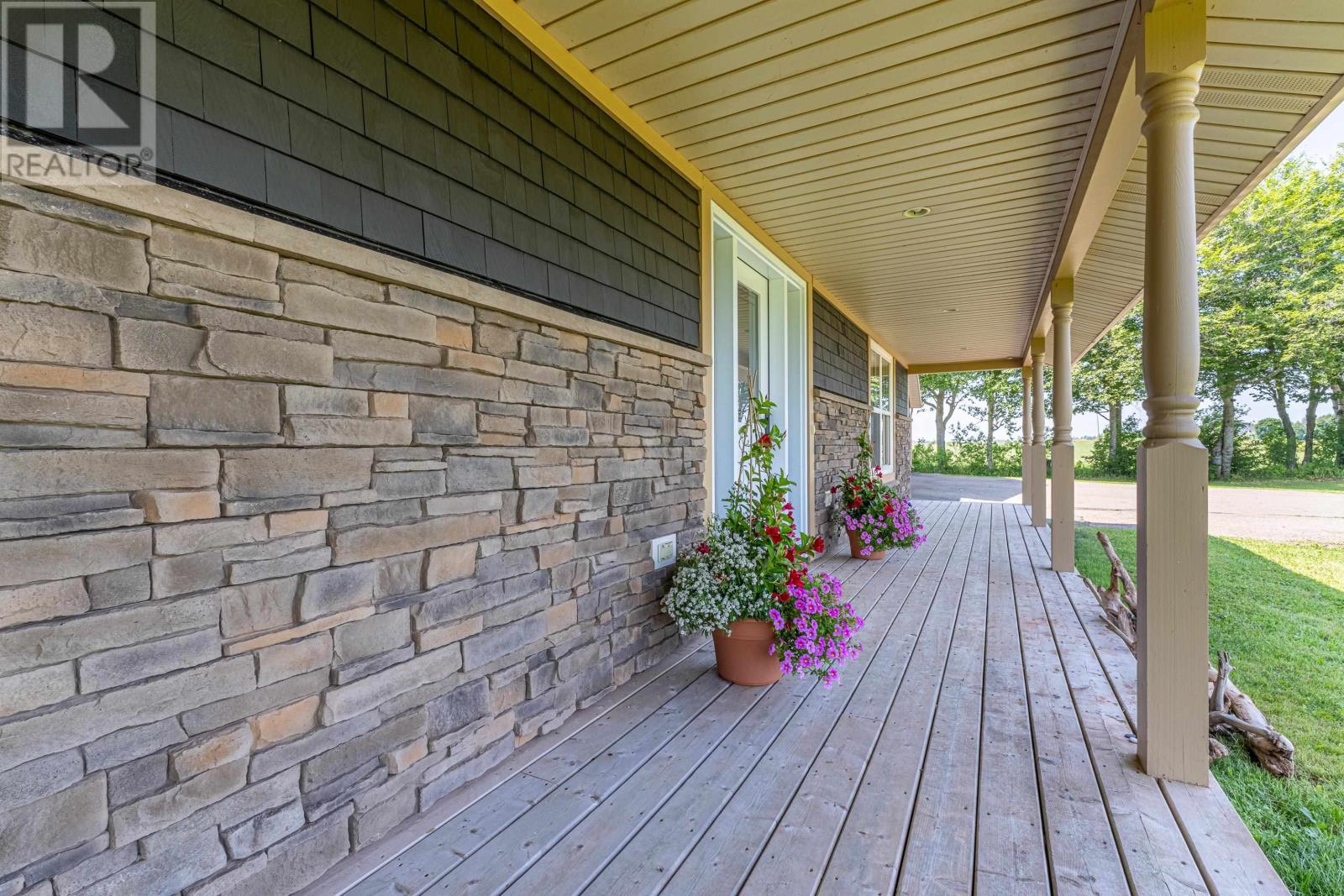 Single Family House for Sale in  BUCHANAN Road Mount Royal 