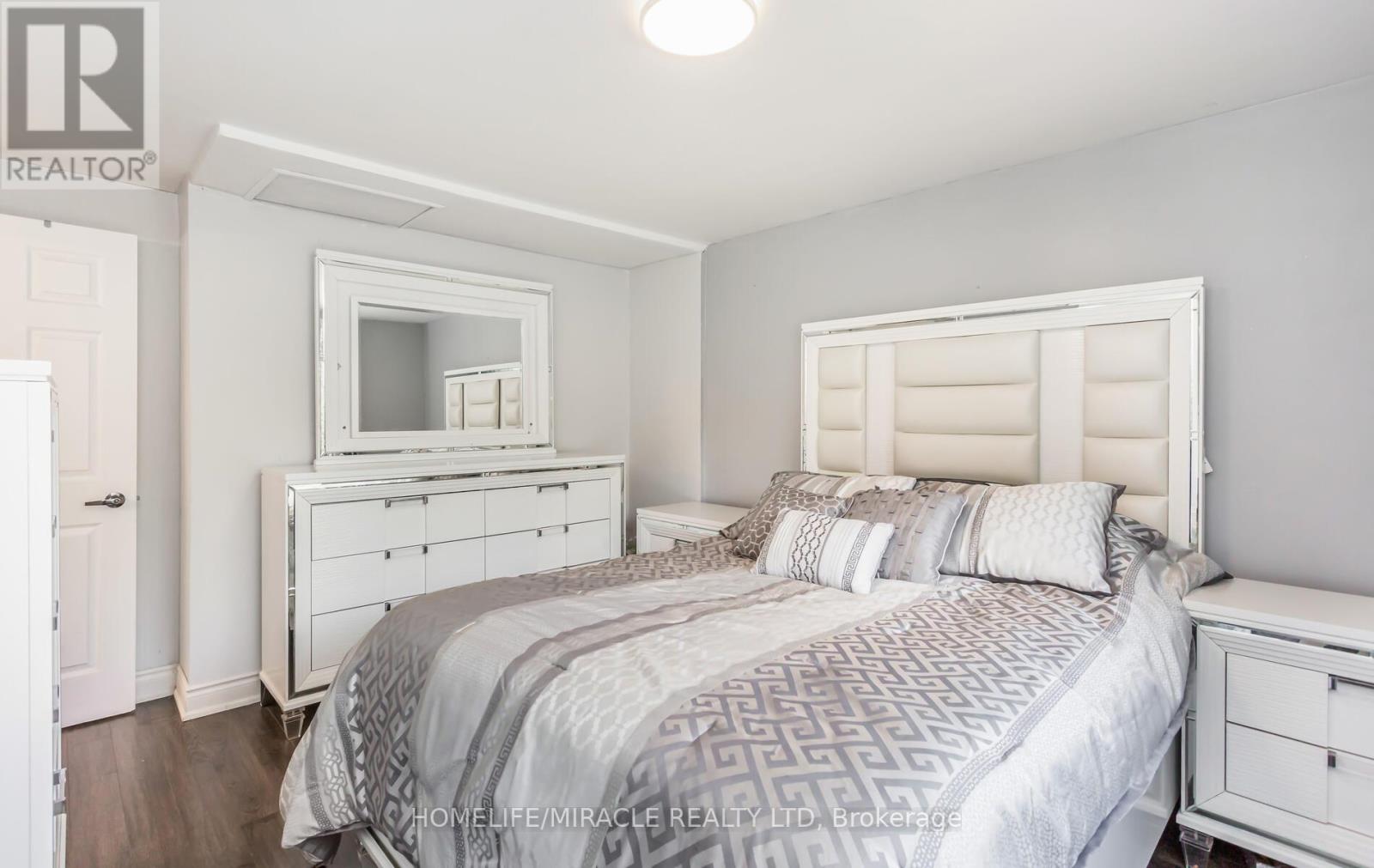 Photo 35 of 1756 Briarwood Drive, Cambridge ON