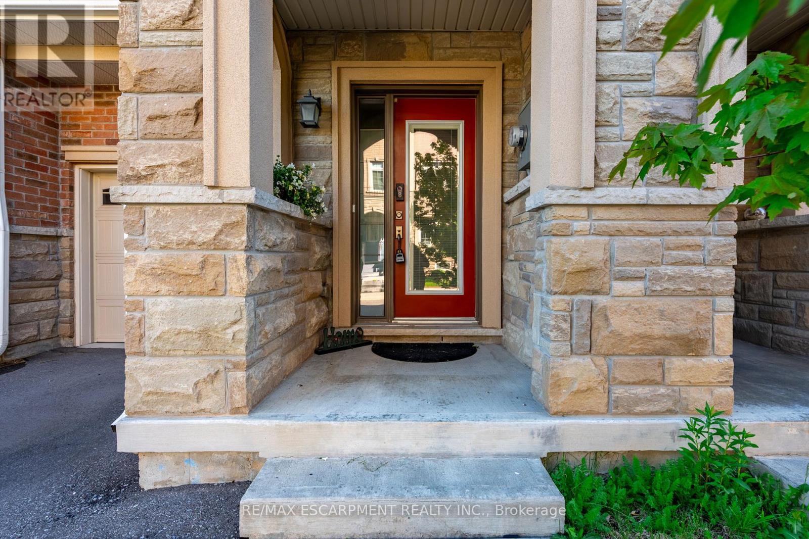 Photo 26 of 70 Borers Creek Circle, Hamilton ON