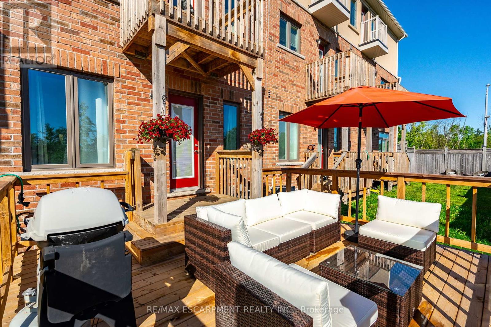 Photo 8 of 70 Borers Creek Circle, Hamilton ON