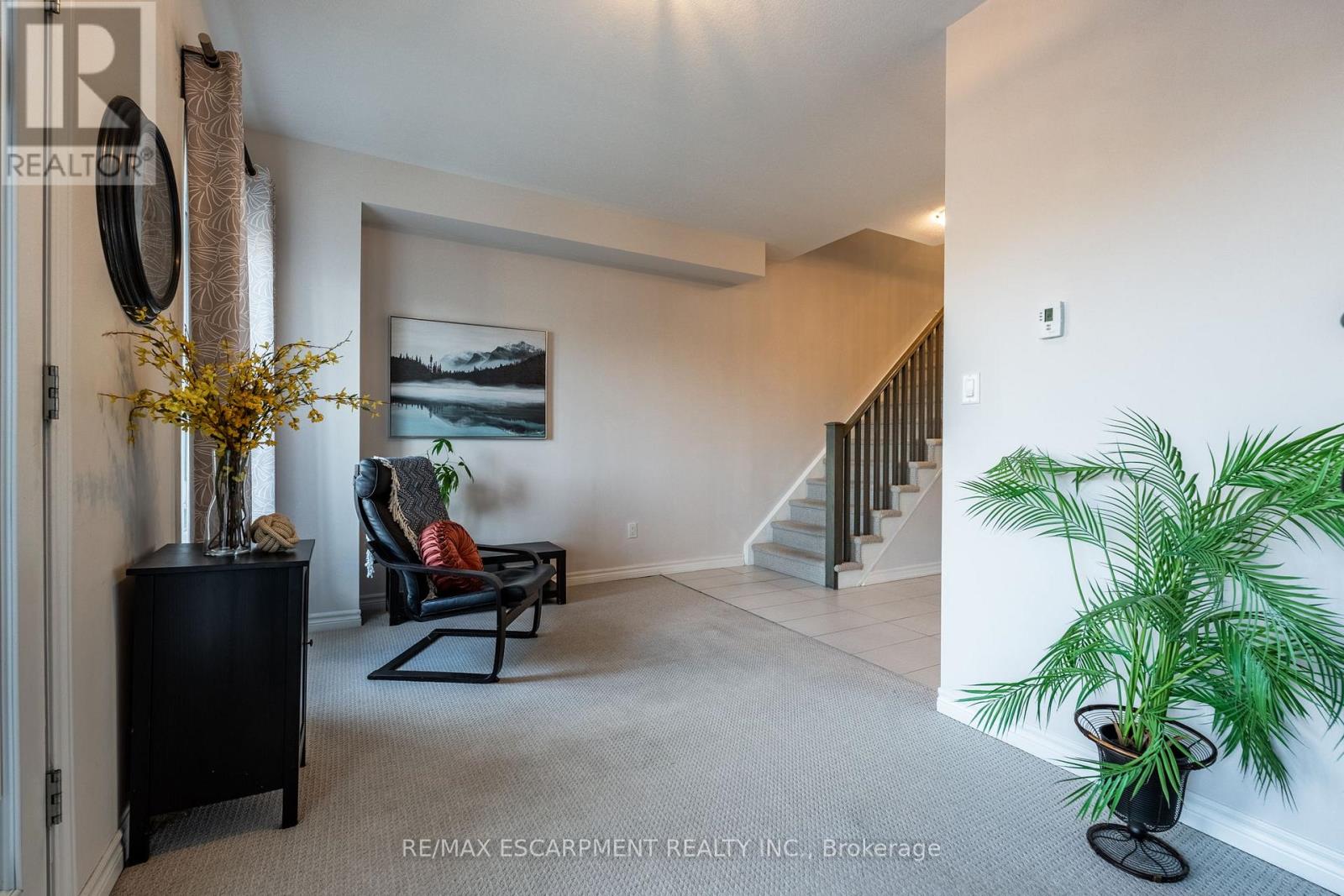 Photo 17 of 70 Borers Creek Circle, Hamilton ON
