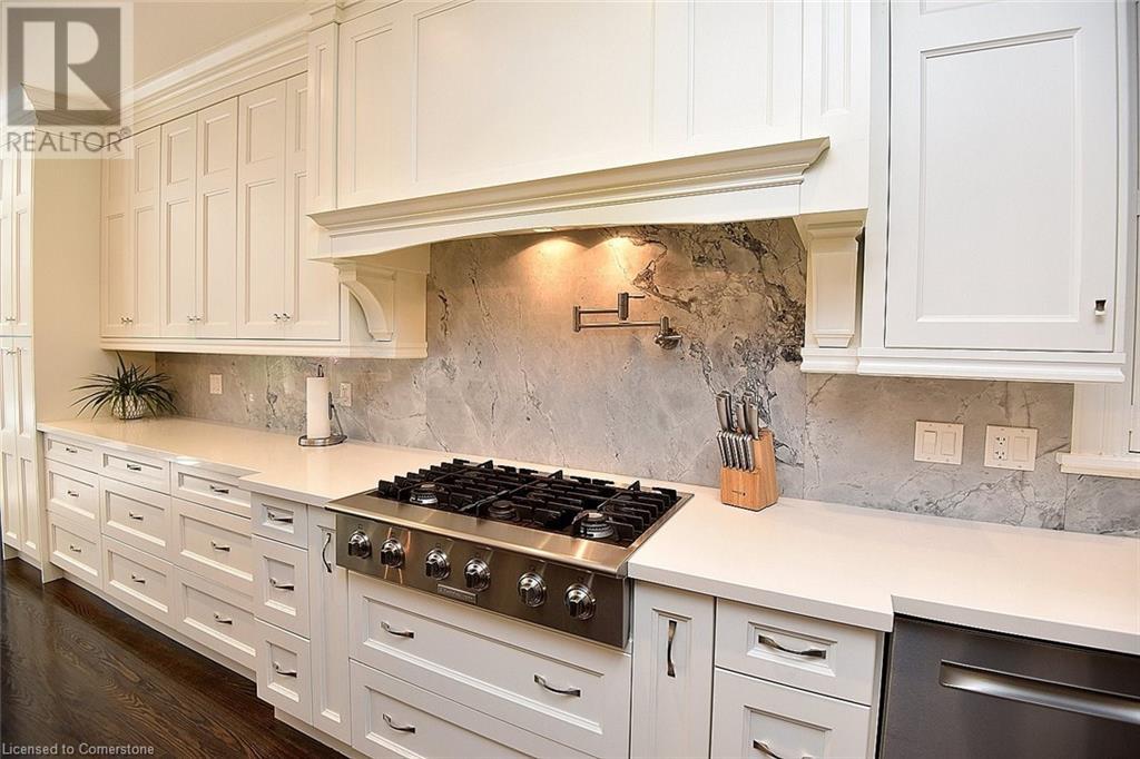 Photo 10 of 4180 Lakeshore Road, Burlington ON