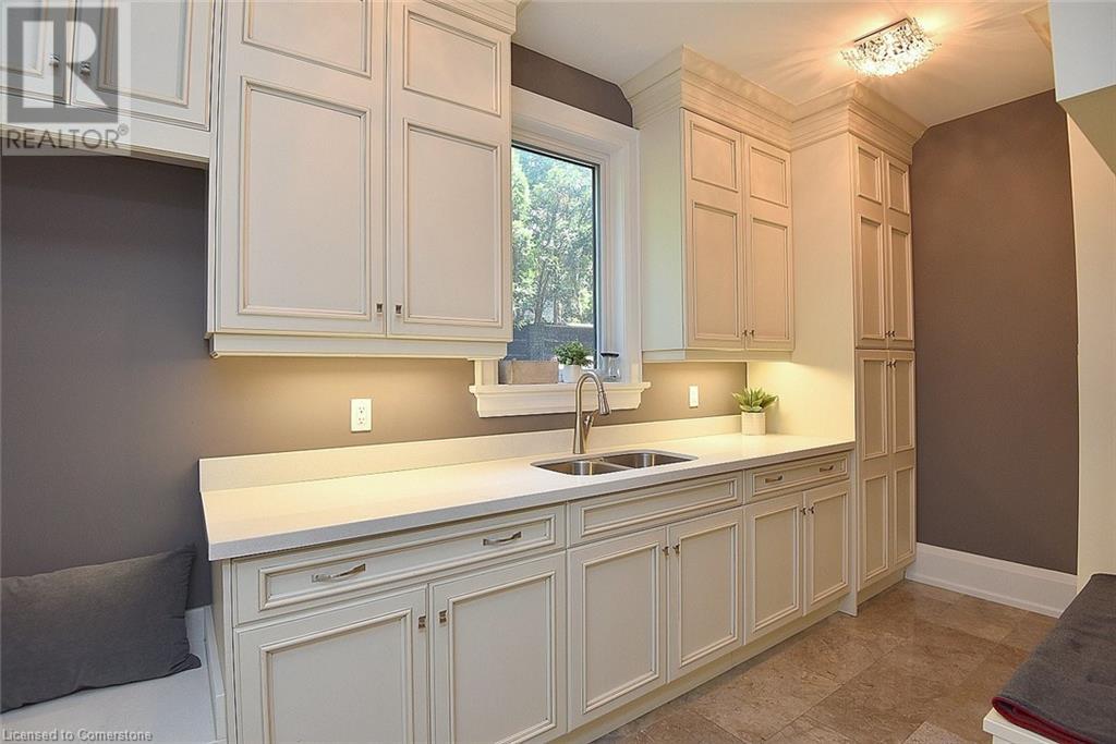 Photo 17 of 4180 Lakeshore Road, Burlington ON