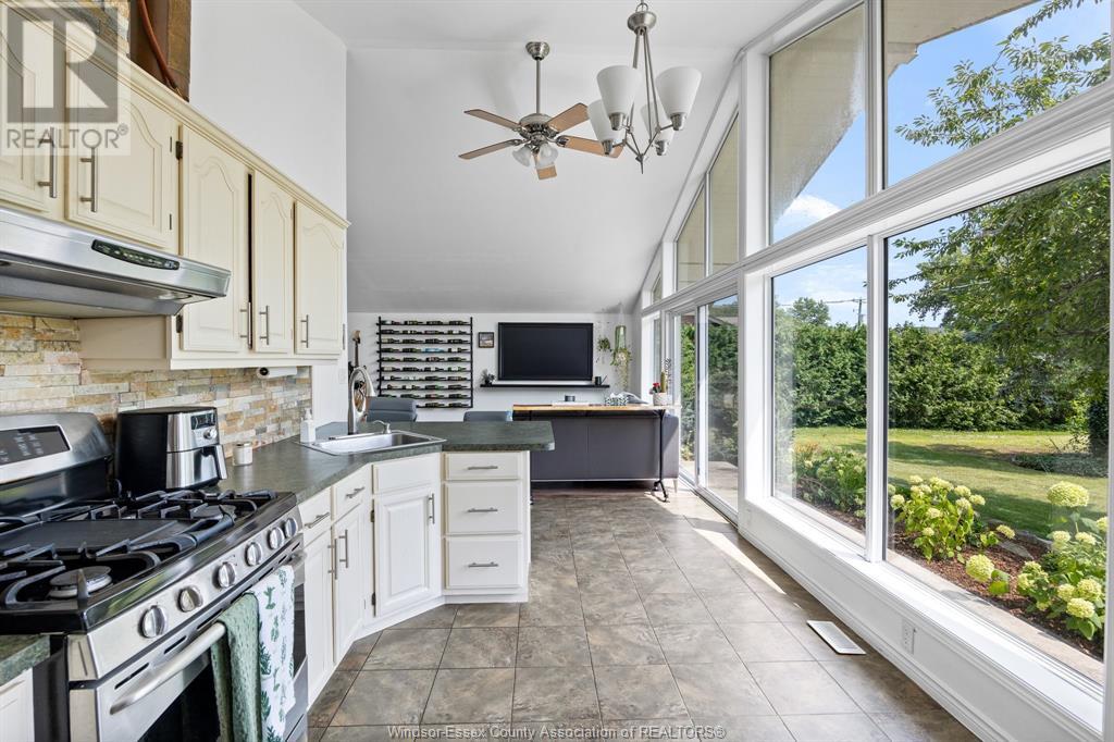 Photo 36 of 472 Lakewood Drive, Amherstburg ON