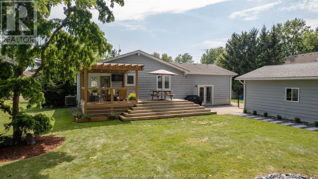 Photo 14 of 472 Lakewood Drive, Amherstburg ON