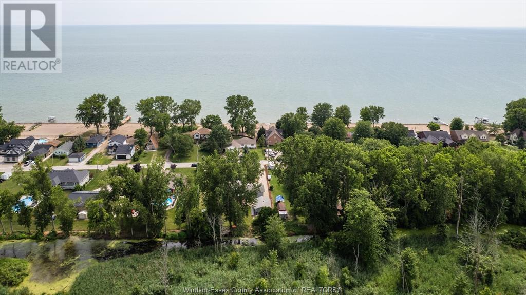 Photo 9 of 472 Lakewood Drive, Amherstburg ON