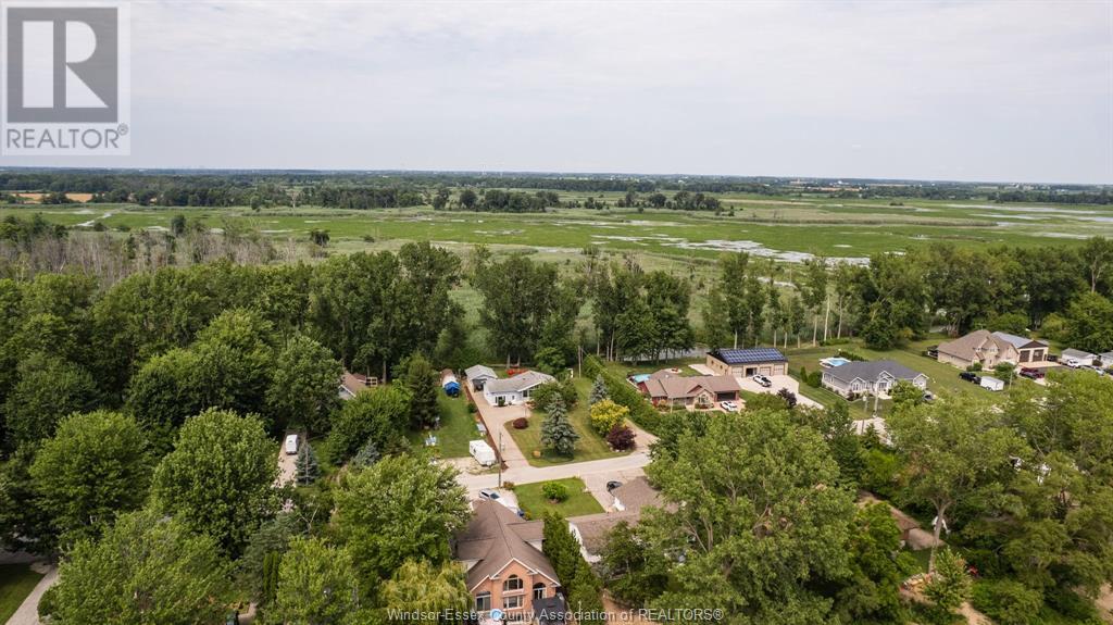 Photo 10 of 472 Lakewood Drive, Amherstburg ON