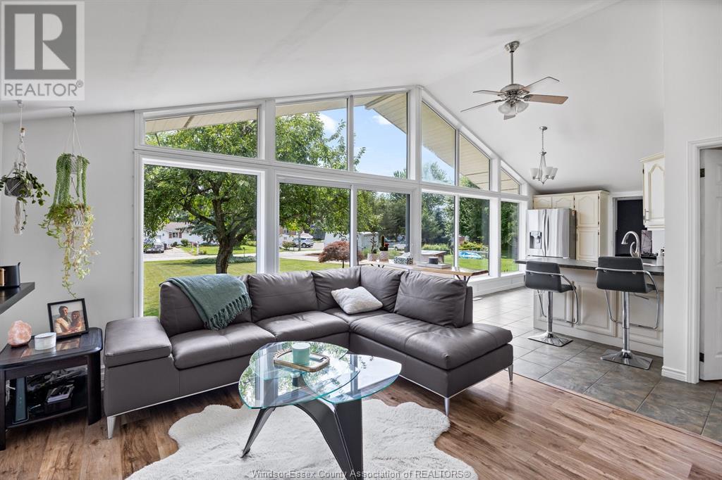 Photo 12 of 472 Lakewood Drive, Amherstburg ON