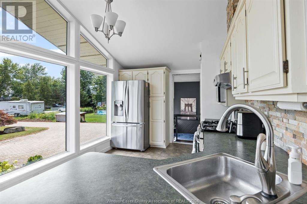 Photo 26 of 472 Lakewood Drive, Amherstburg ON