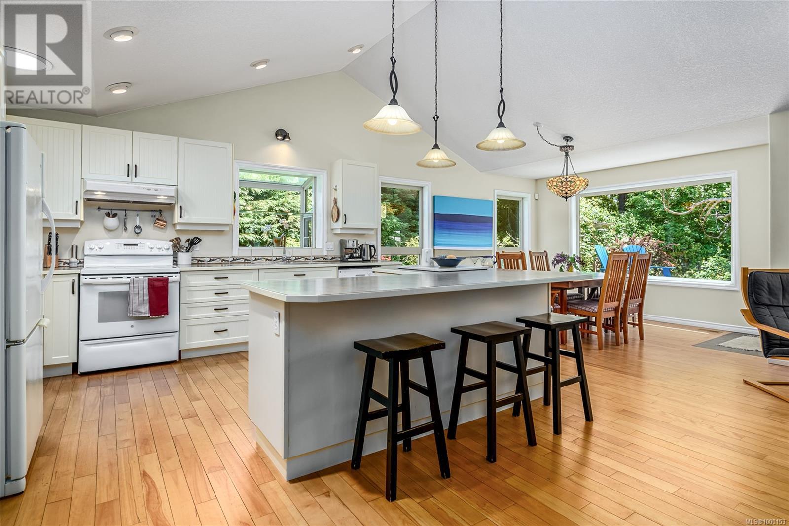 Photo 11 of 7478 Yake Rd, Fanny Bay BC