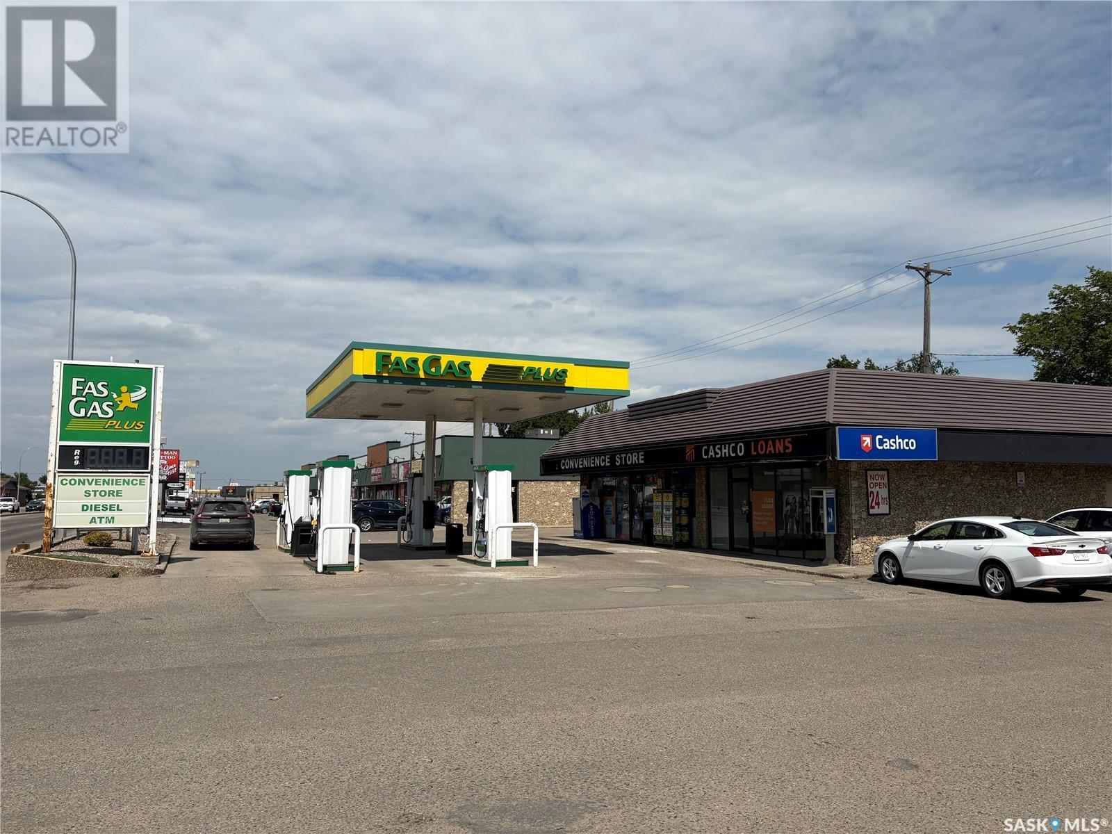 Photo 2 of 1604 Idylwyld Drive N, Saskatoon SK