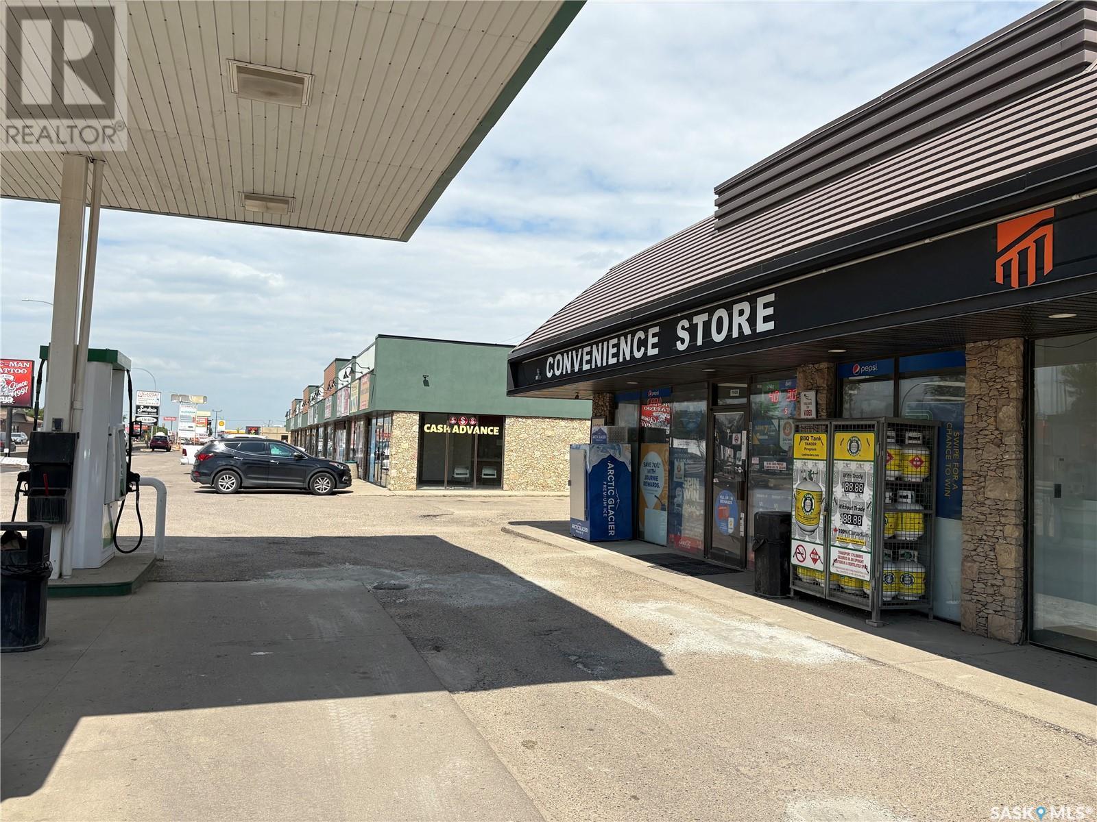 Photo 4 of 1604 Idylwyld Drive N, Saskatoon SK