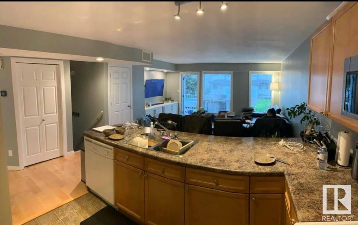 Photo 1 of 2957 26 St Nw Nw, Edmonton AB