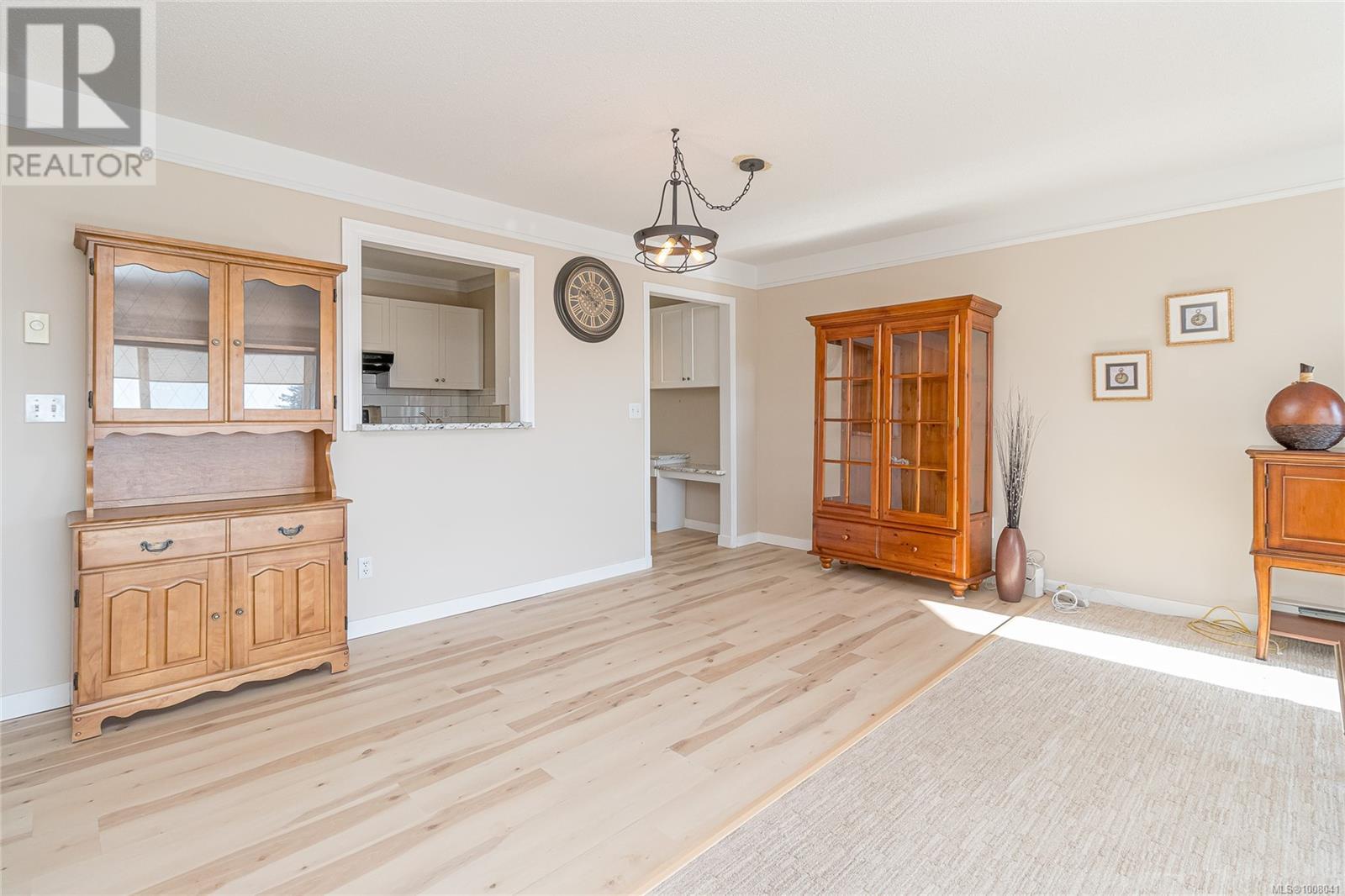 302 9958 Daniel St, Chemainus